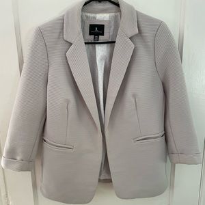 Jules and Leopold light lavender blazer.